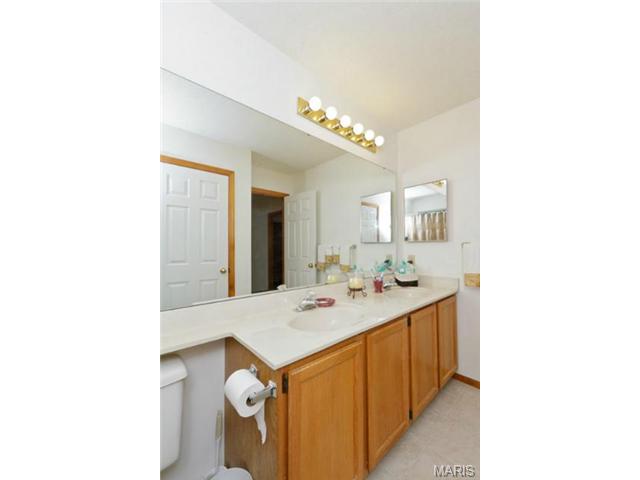 927 Hemingway, Weldon Spring, MO 63304 photo 40