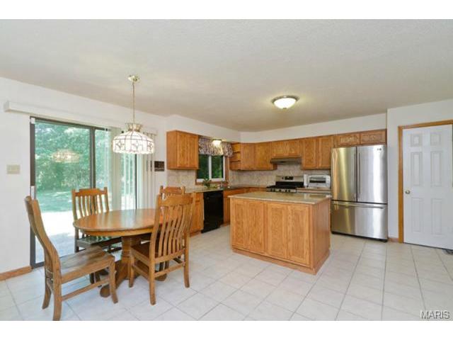 927 Hemingway, Weldon Spring, MO 63304 photo 11