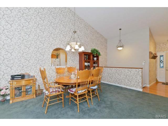 1302 Pine Bluff Dr, Saint Charles, MO 63304 photo 4