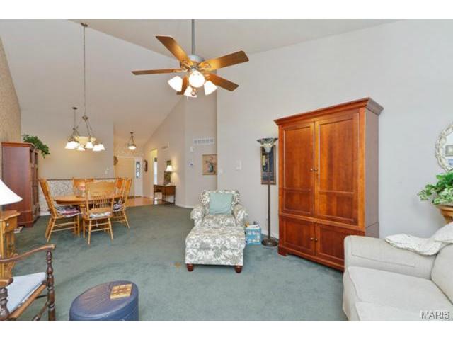 1302 Pine Bluff Dr, Saint Charles, MO 63304 photo 5