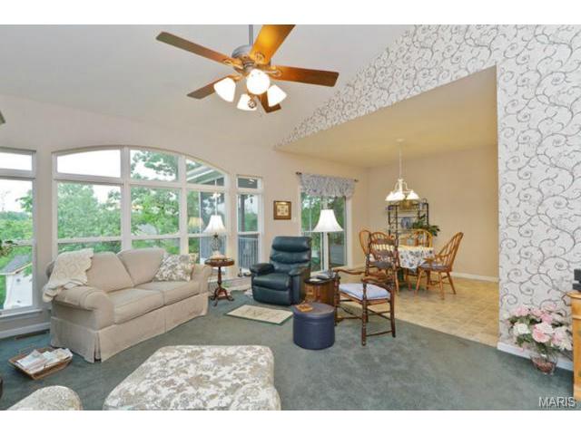 1302 Pine Bluff Dr, Saint Charles, MO 63304 photo 7