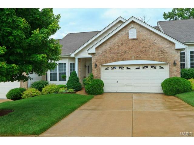1302 Pine Bluff Dr, Saint Charles, MO 63304 photo 1