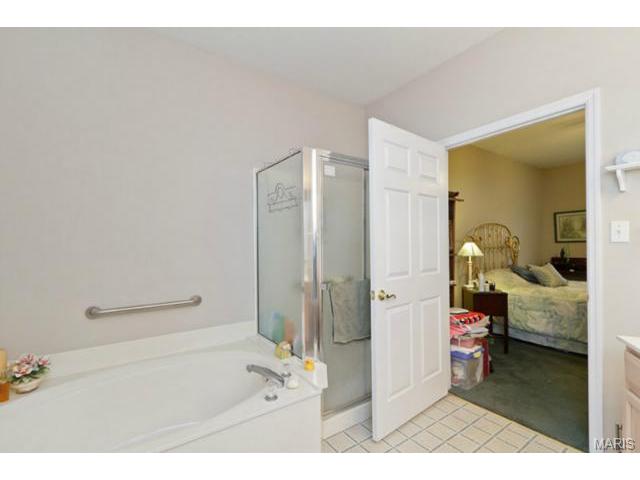 1302 Pine Bluff Dr, Saint Charles, MO 63304 photo 18