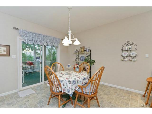 1302 Pine Bluff Dr, Saint Charles, MO 63304 photo 8