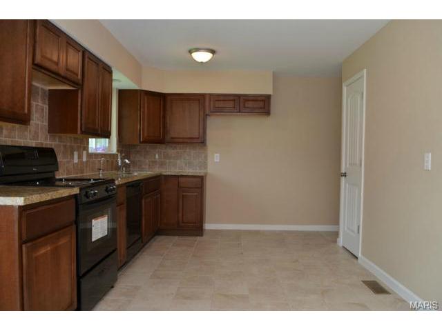 1211 N Main St, O'fallon, MO 63366 photo 3