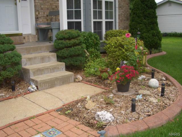 19 Chip Dr, O'fallon, MO 63366 photo 2