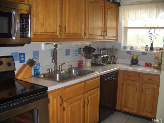 19 Chip Dr, O'fallon, MO 63366 photo 9