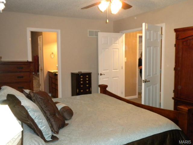 481 Bellingham Ct, Saint Charles, MO 63304 photo 17
