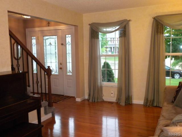481 Bellingham Ct, Saint Charles, MO 63304 photo 8