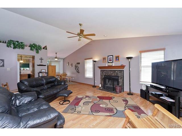 838 Whispering Rock, O'fallon, MO 63366 photo 3