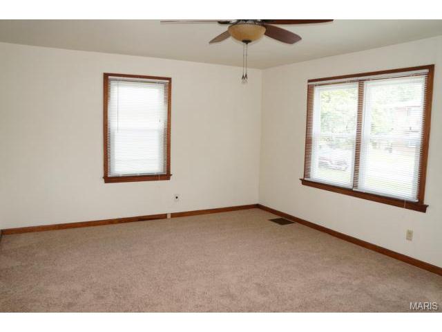 903 Spring Dr, Saint Charles, MO 63301 photo 3