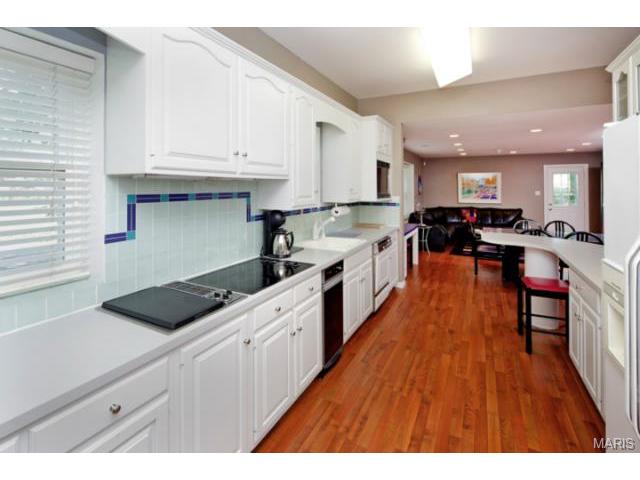 6 Crosswinds Dr, Olivette, MO 63132 photo 5