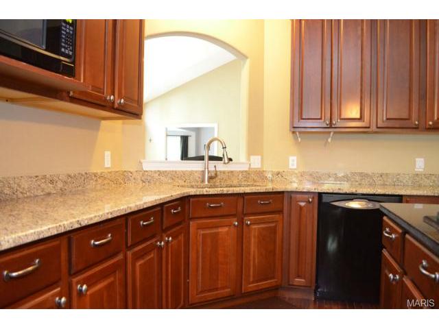 301 Avanti Ct, O'fallon, MO 63368 photo 7