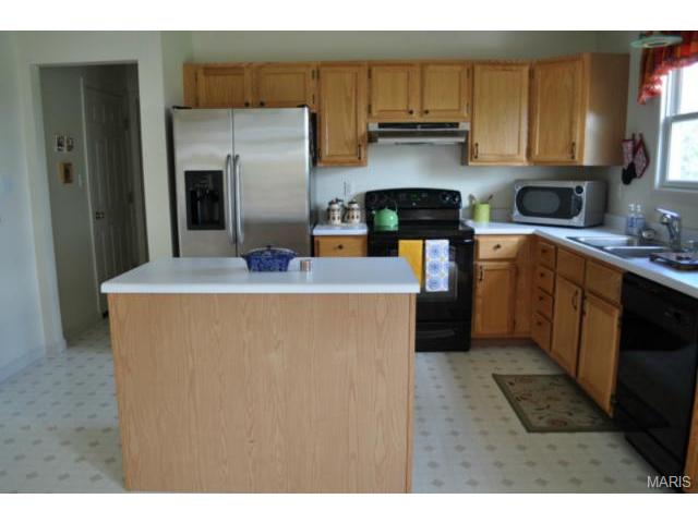 110 Mccluer Dr, O'fallon, MO 63368 photo 8