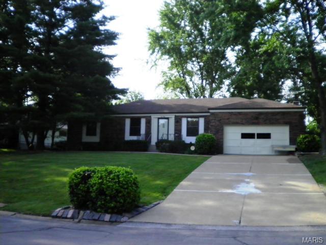 230 Towercliffe, Ballwin, MO 63021 photo 2