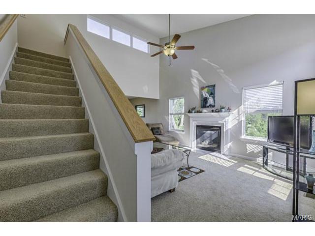 461 Fall River Ln, Saint Charles, MO 63304 photo 2