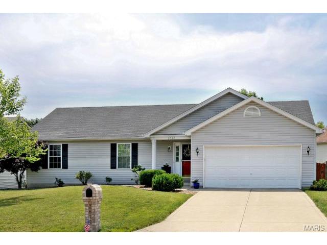 2637 Breezy Point Ln, O'fallon, MO 63368 photo 1