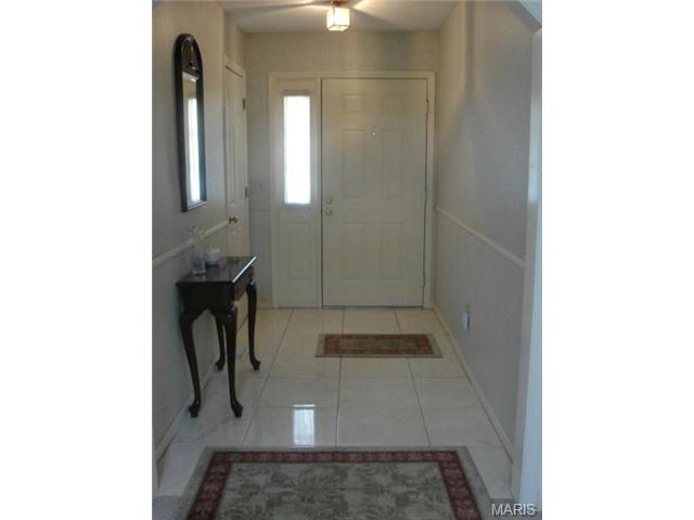 153 Rockaway Dr, O'fallon, MO 63368 photo 2