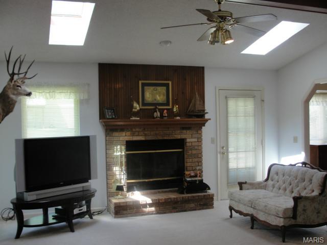153 Rockaway Dr, O'fallon, MO 63368 photo 4