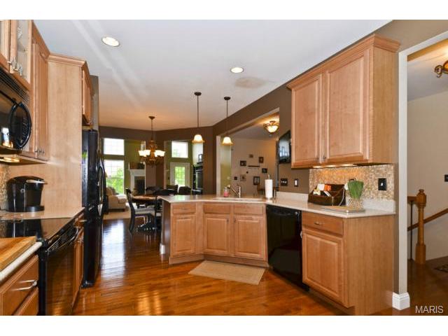 809 Kingsgate Dr, O'fallon, MO 63368 photo 5