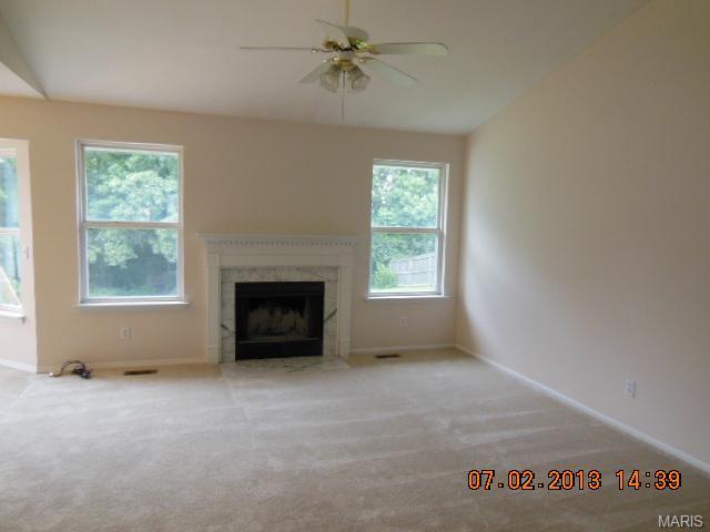 879 Molloy Dr, O'fallon, MO 63366 photo 2