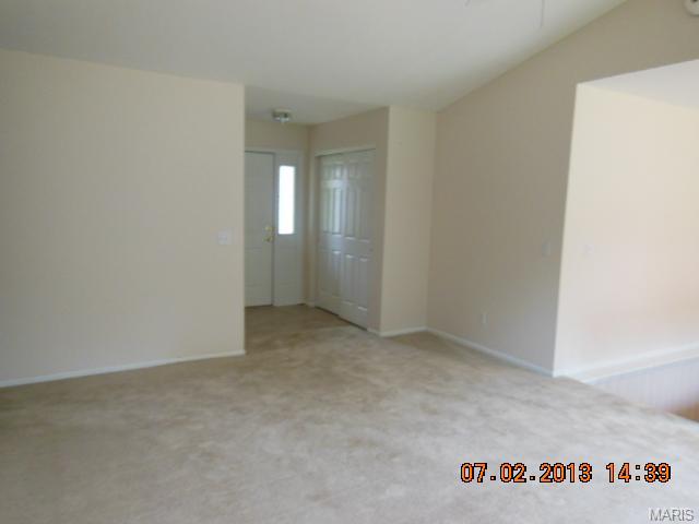 879 Molloy Dr, O'fallon, MO 63366 photo 3