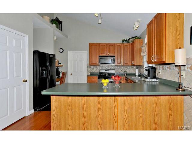 734 Hawk Run Dr, O'fallon, MO 63368 photo 9