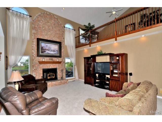 734 Hawk Run Dr, O'fallon, MO 63368 photo 4