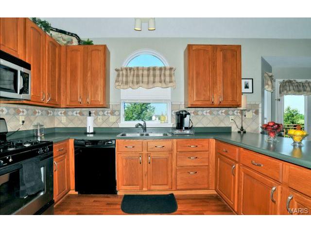 734 Hawk Run Dr, O'fallon, MO 63368 photo 10