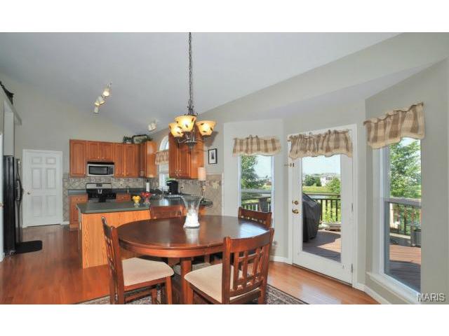 734 Hawk Run Dr, O'fallon, MO 63368 photo 8
