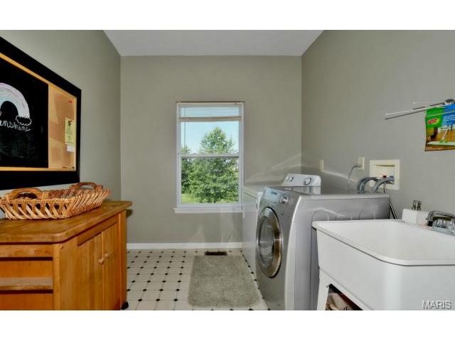 734 Hawk Run Dr, O'fallon, MO 63368 photo 23