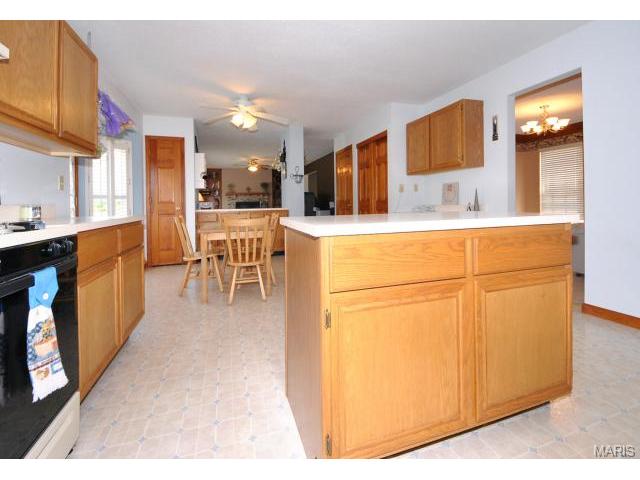 1934 Wales Dr, O'fallon, MO 63366 photo 13