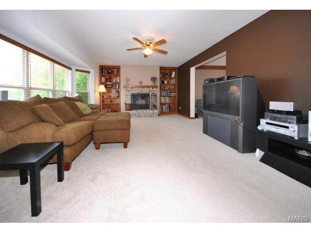 1934 Wales Dr, O'fallon, MO 63366 photo 6