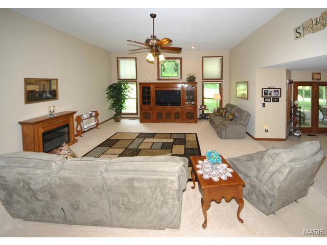 5248 Roanoke Dr, Weldon Spring, MO 63304 photo 11