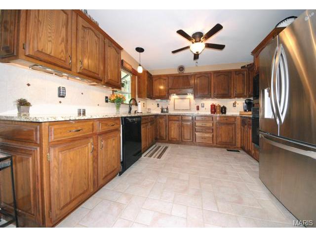 5248 Roanoke Dr, Weldon Spring, MO 63304 photo 17