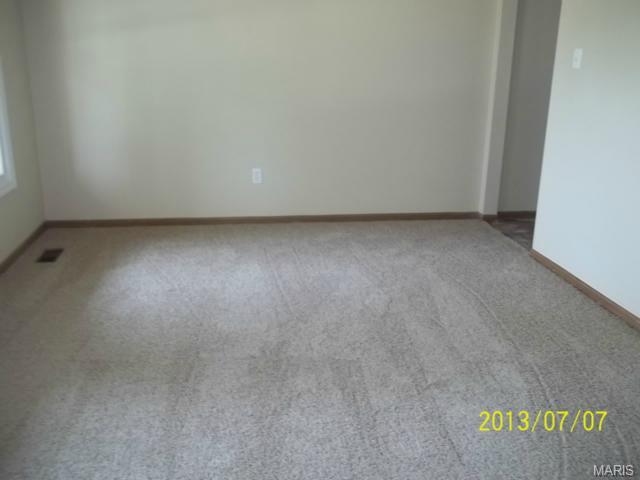 309 Estate Dr, O'fallon, MO 63366 photo 2