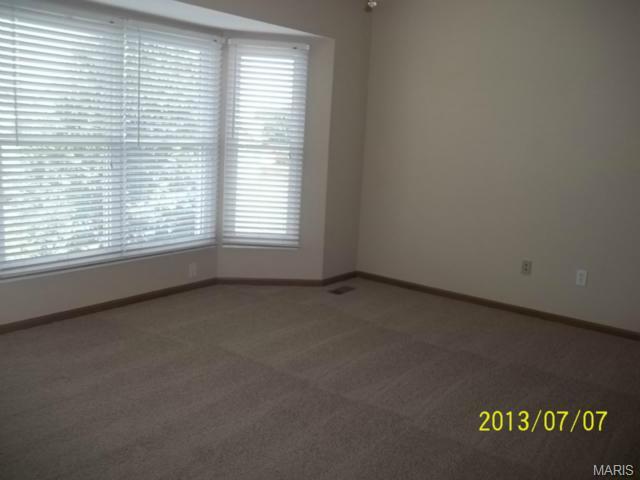 309 Estate Dr, O'fallon, MO 63366 photo 11