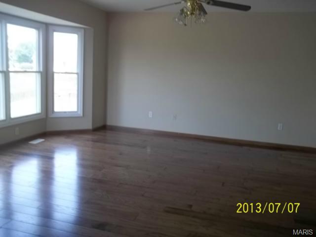 309 Estate Dr, O'fallon, MO 63366 photo 7