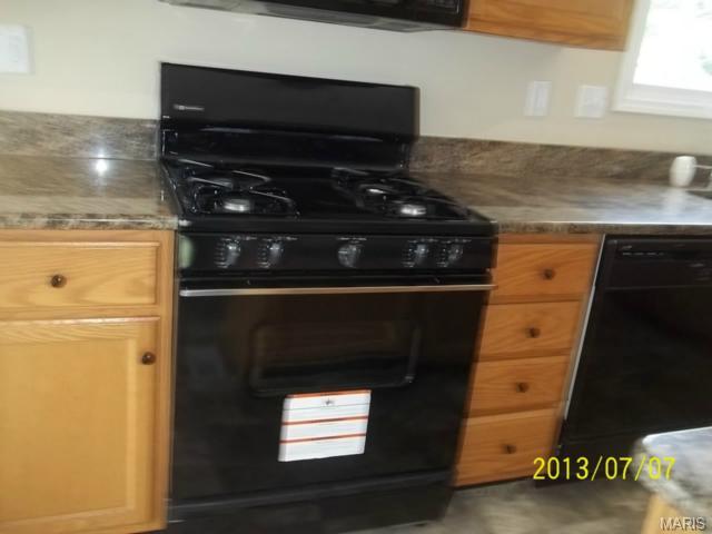 309 Estate Dr, O'fallon, MO 63366 photo 5