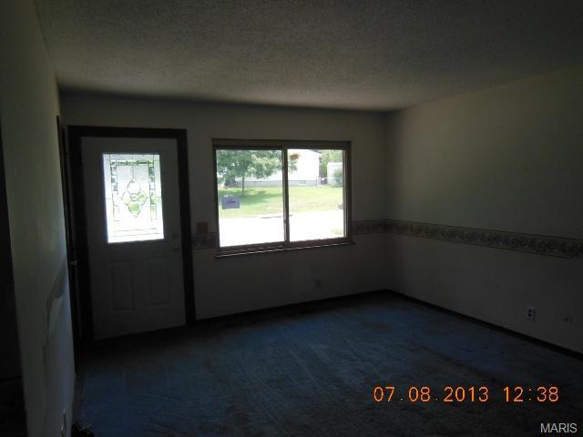 1703 Pebble Brook Dr, O'fallon, MO 63366 photo 3