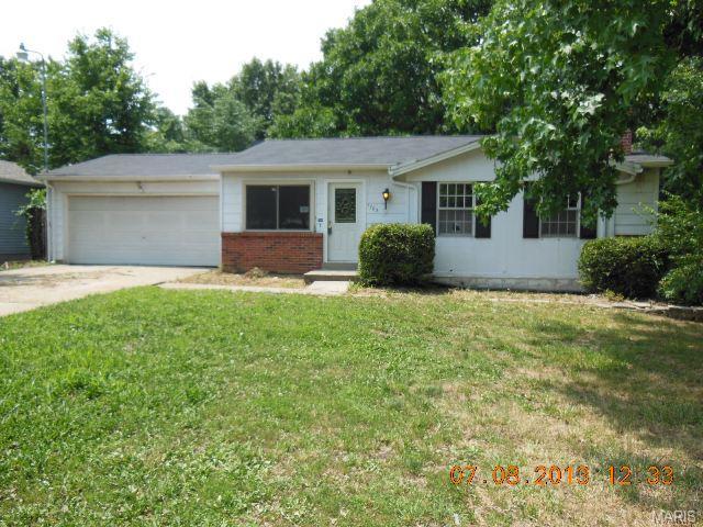 1703 Pebble Brook Dr, O'fallon, MO 63366 photo 1