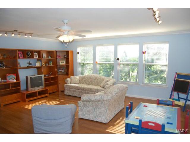 7592 Pierside Dr, O'fallon, MO 63368 photo 10
