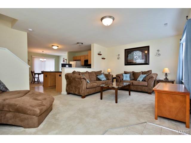 433 Wild Oak Dr, O'fallon, MO 63368 photo 2