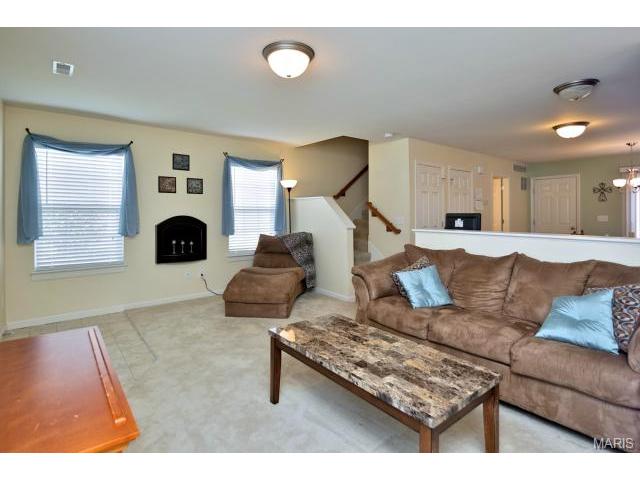 433 Wild Oak Dr, O'fallon, MO 63368 photo 4