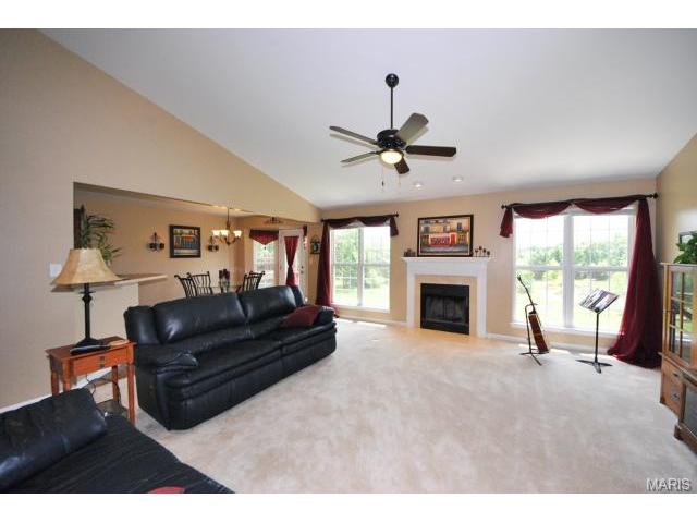 718 Sunset Ln, O'fallon, MO 63366 photo 2
