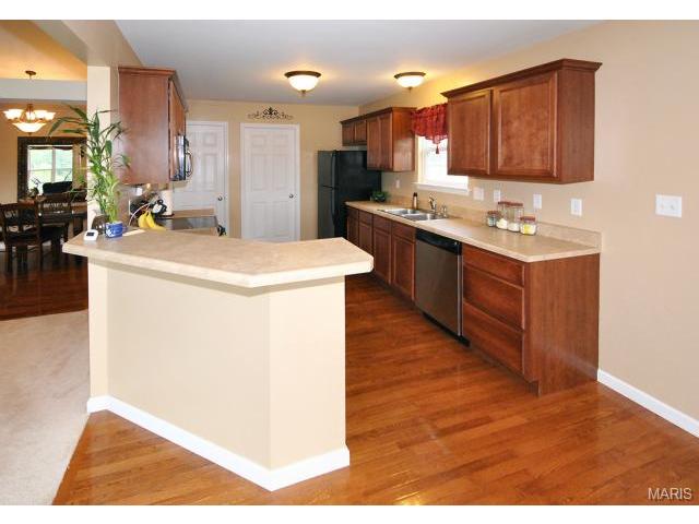 718 Sunset Ln, O'fallon, MO 63366 photo 3