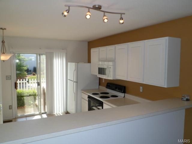 328 Heritage Commons Cir, O'fallon, MO 63368 photo 5