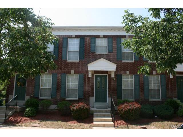 328 Heritage Commons Cir, O'fallon, MO 63368 photo 1