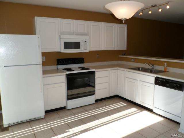 328 Heritage Commons Cir, O'fallon, MO 63368 photo 3