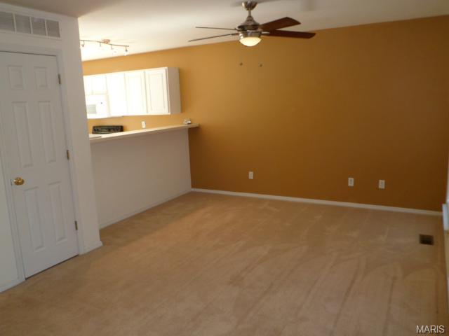 328 Heritage Commons Cir, O'fallon, MO 63368 photo 7